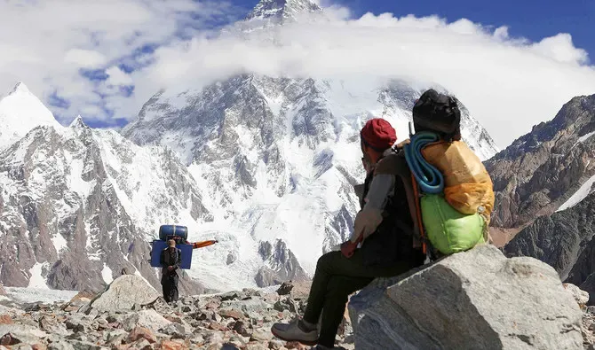 balti_porter_on_the_way_of_K2